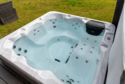 Holiday Let 5 - 5 Person Hot Tub With 1 Lounger 31 Holiday Let 5 - 5 Person Hot Tub With 1 Lounger -Hot Tubs Sale HolidayLet SterlinngSilver 45