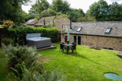 Holiday Let 5 - 5 Person Hot Tub With 1 Lounger 27 Holiday Let 5 - 5 Person Hot Tub With 1 Lounger -Hot Tubs Sale HolidayLetRobinHoodFarmLifestyle 39