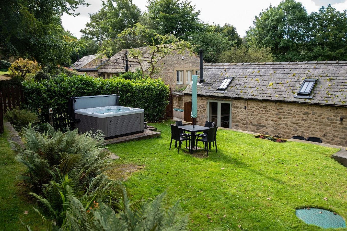 Holiday Let 5 - 5 Person Hot Tub With 1 Lounger 12 Holiday Let 5 - 5 Person Hot Tub With 1 Lounger - Image 10