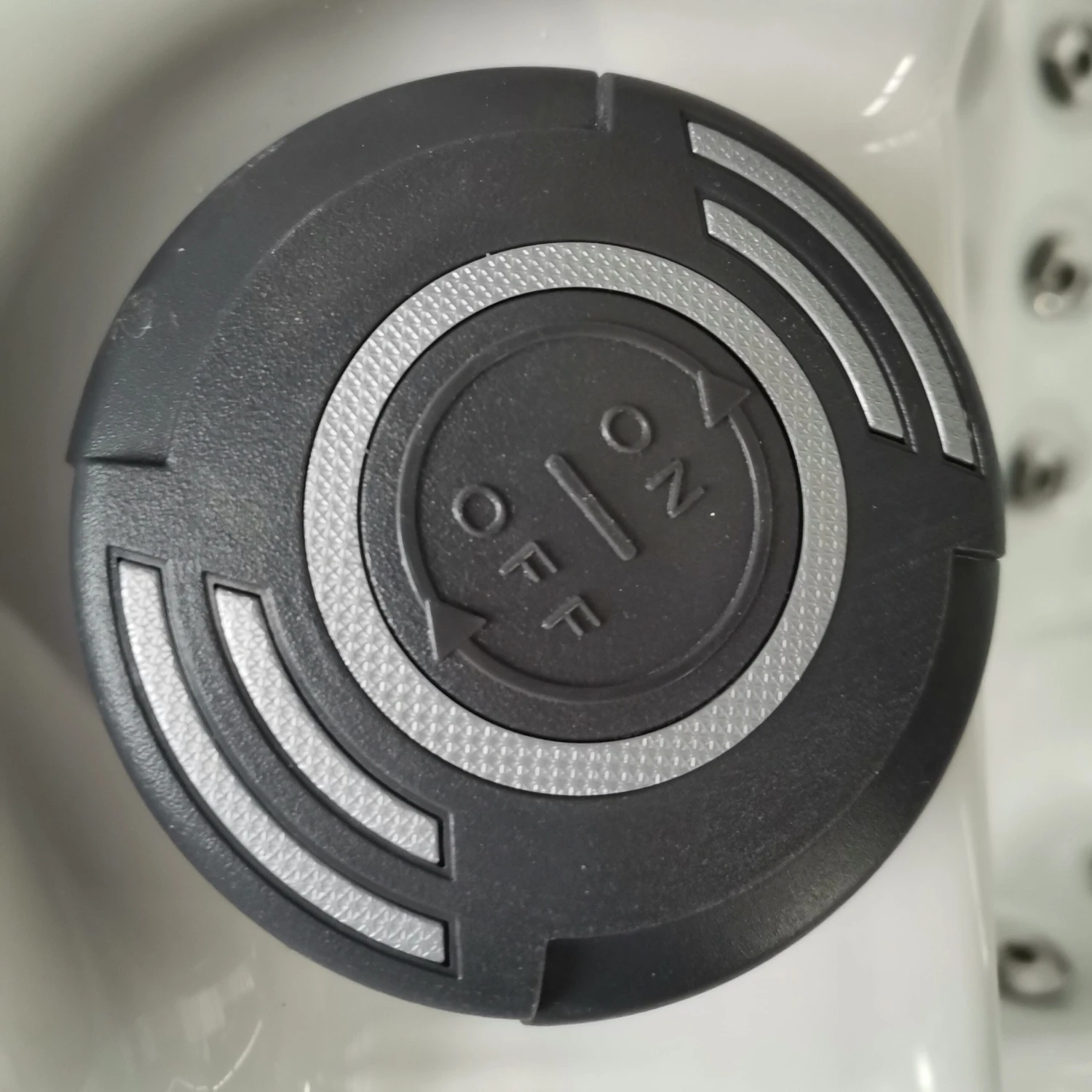 Outdoor Infinity - 6 Person Hot Tub With 1 Lounger 8 Outdoor Infinity - 6 Person Hot Tub With 1 Lounger - Image 6