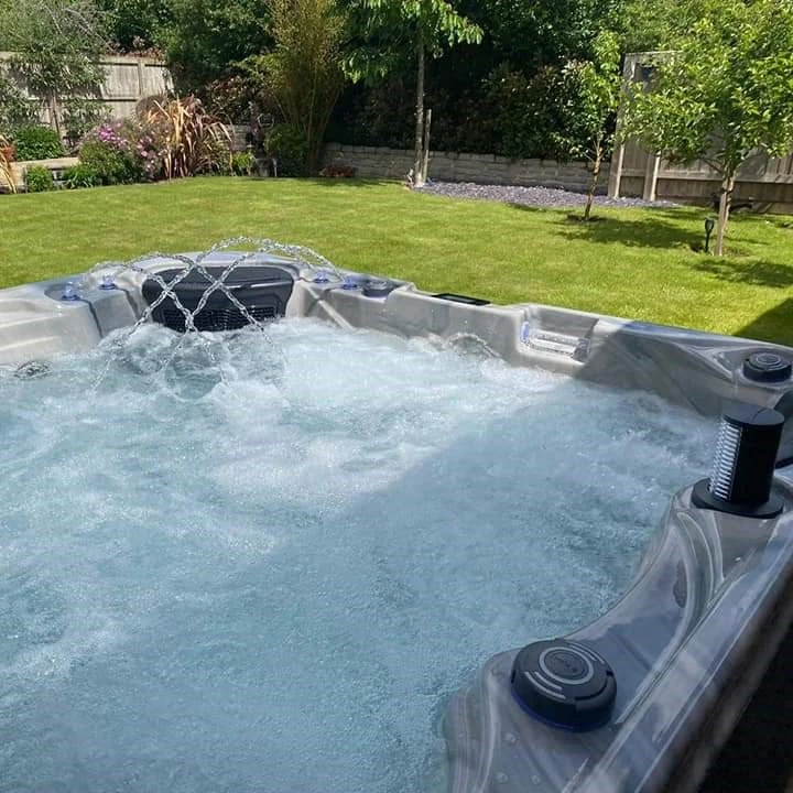 Outdoor Infinity - 6 Person Hot Tub With 1 Lounger 19 Outdoor Infinity - 6 Person Hot Tub With 1 Lounger - Image 17