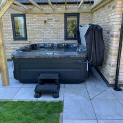 Jacuzzi® J375IP™ - 6 Person Hot Tub With 1 Lounger -Hot Tubs Sale J375IPAmyArcherInstallJacuzzi4square