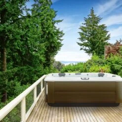 Jacuzzi® J375IP™ - 6 Person Hot Tub With 1 Lounger -Hot Tubs Sale J375lifestyle2020