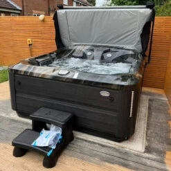 Jacuzzi® J435IP™ - 6 Person Hot Tub With 1 Lounger -Hot Tubs Sale J435MidnightSmokedEbony Bamfordsquare