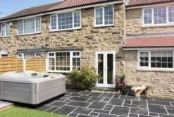 Jacuzzi® J445IP™ - 7 Person Hot Tub -Hot Tubs Sale J445 UK 2019 Lifestyle 3000x2018 e40e74c2 cff8 4fa0 b150 4f83d453aea6