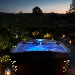 Jacuzzi® J575IP™ - 5-6 Person Hot Tub With 1 Lounger -Hot Tubs Sale J575 Lifestlye