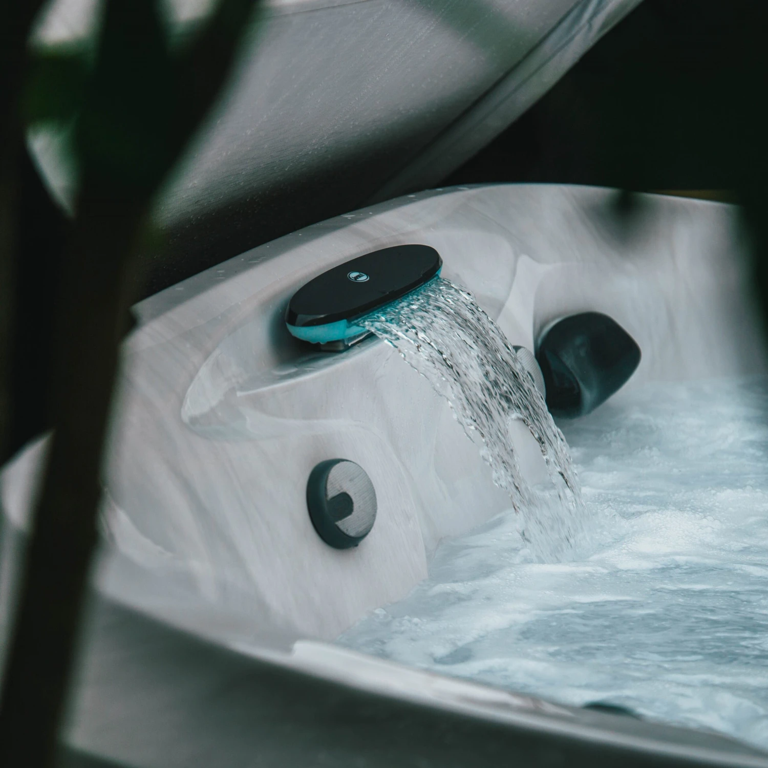 Jacuzzi® J475IP™ - 6 Person Hot Tub With 1 Lounger 14 Jacuzzi® J475IP™ - 6 Person Hot Tub With 1 Lounger - Image 12