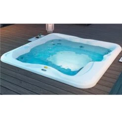 Jacuzzi® Lodge™ L - 5-6 Person Hot Tub With 1 Lounger -Hot Tubs Sale Lodge L Liftestyle inbuilt