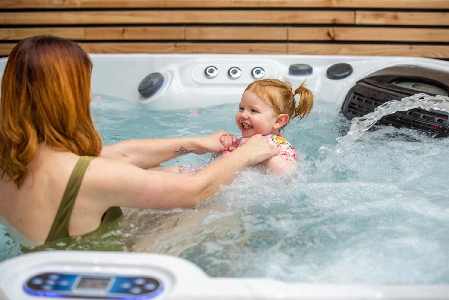 Outdoor Companion - 5 Person Hot Tub With 2 Loungers 13 Outdoor Companion - 5 Person Hot Tub With 2 Loungers - Image 11