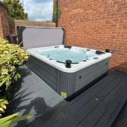 Outdoor Palma - 6 Person Hot Tub With 1 Lounger -Hot Tubs Sale Palma 2