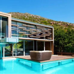 Jacuzzi® J575IP™ - 5-6 Person Hot Tub With 1 Lounger -Hot Tubs Sale j575 lifestyle